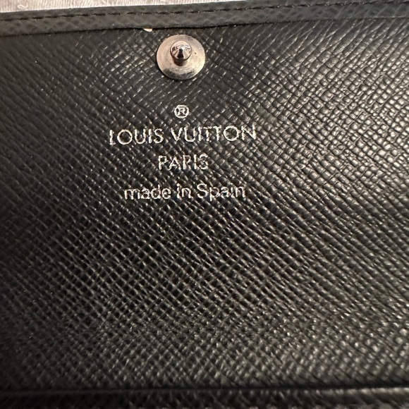 LV Black Leather 4 Keyholder - Picture 5 of 12